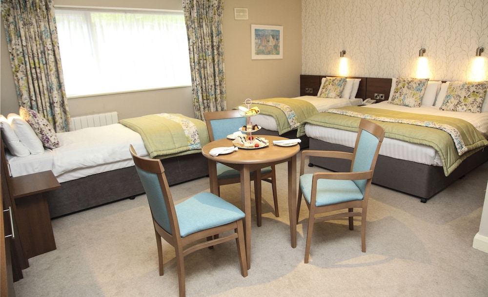 ARKLOW BAY HOTEL 40/55