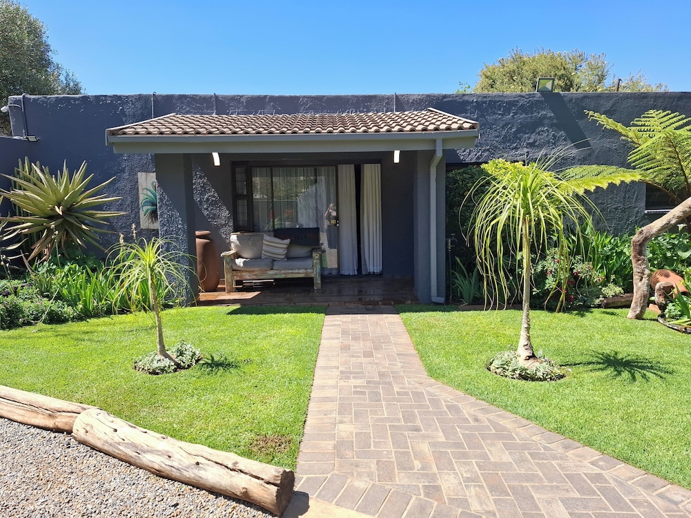 Sunrock Guesthouse 72/77