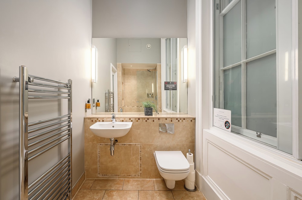 Destiny Scotland - St. Andrew Square Apartments 43/50