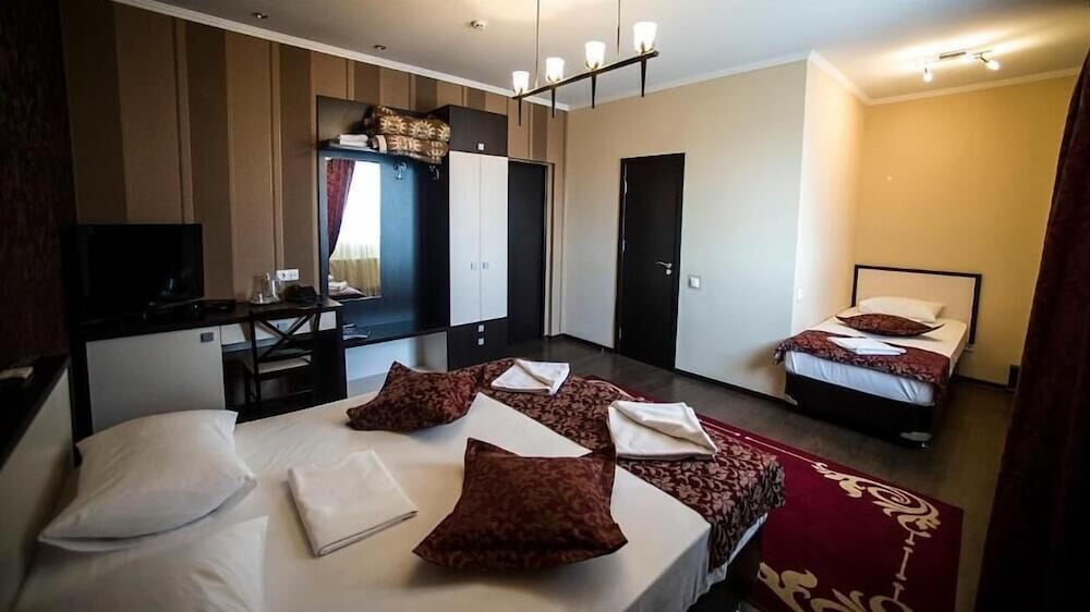 IRIS HOTEL 30/50