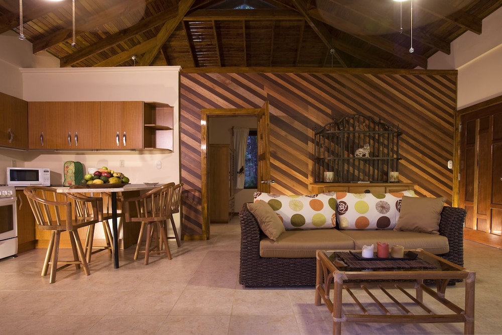 Villas Pico Bonito 51/66