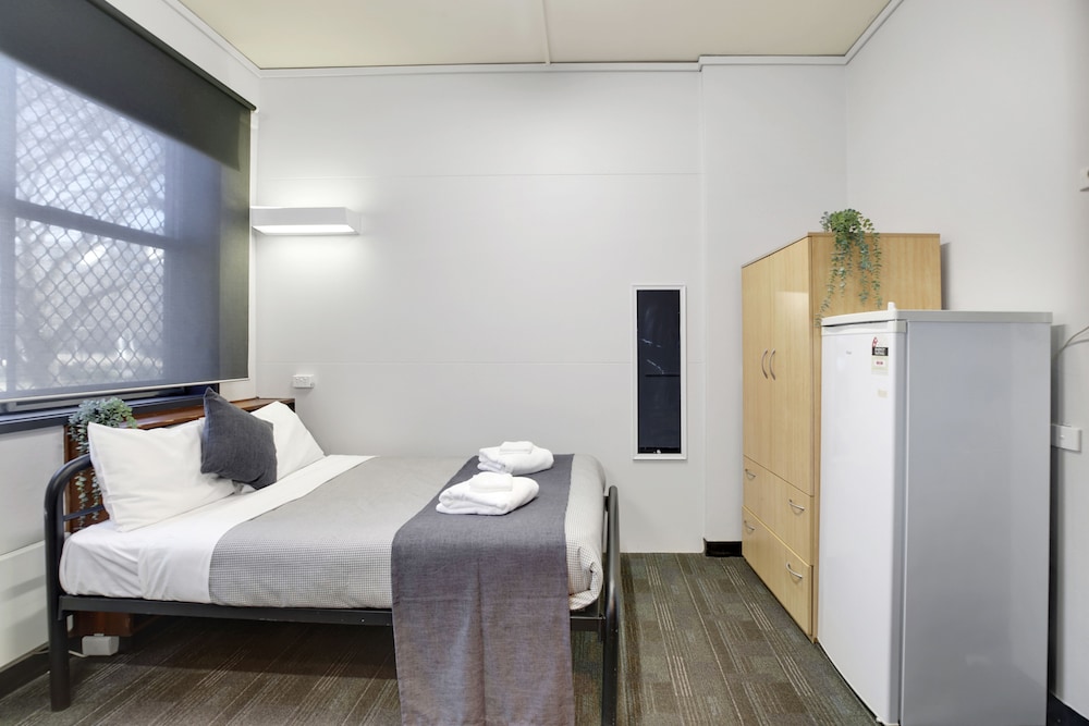 Canberra Accommodation Centre 27/63