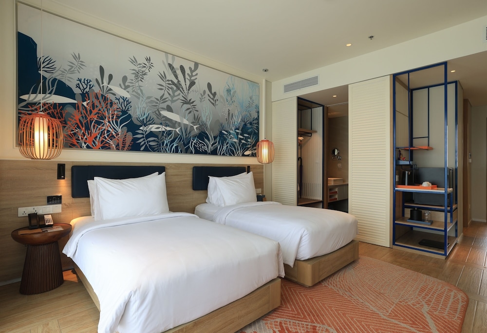 DELUXE, TWIN BEDS, GARDEN VIEW, BALCONY