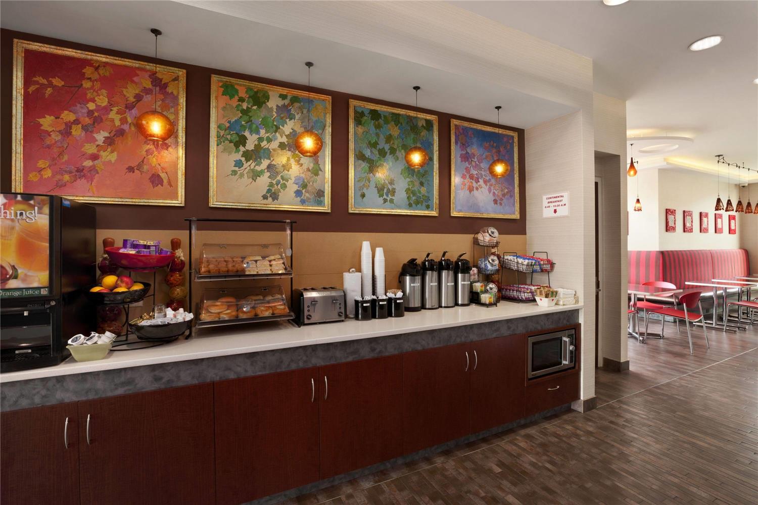 Lobby at Ramada By Wyndham Rockville Centre, Oceanside