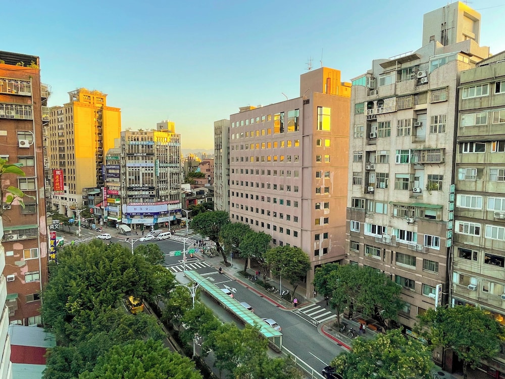 CHECK inn Express Taipei YongKang 36/45