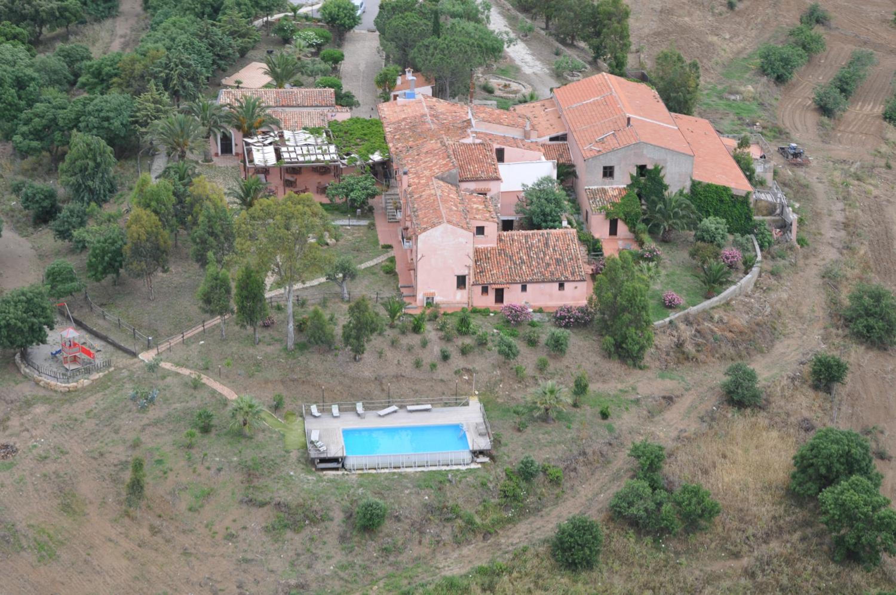 Tenuta Luogomarchese 32/36