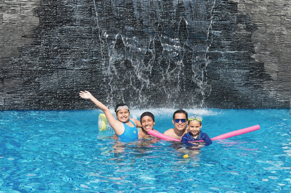 swimming pool spa