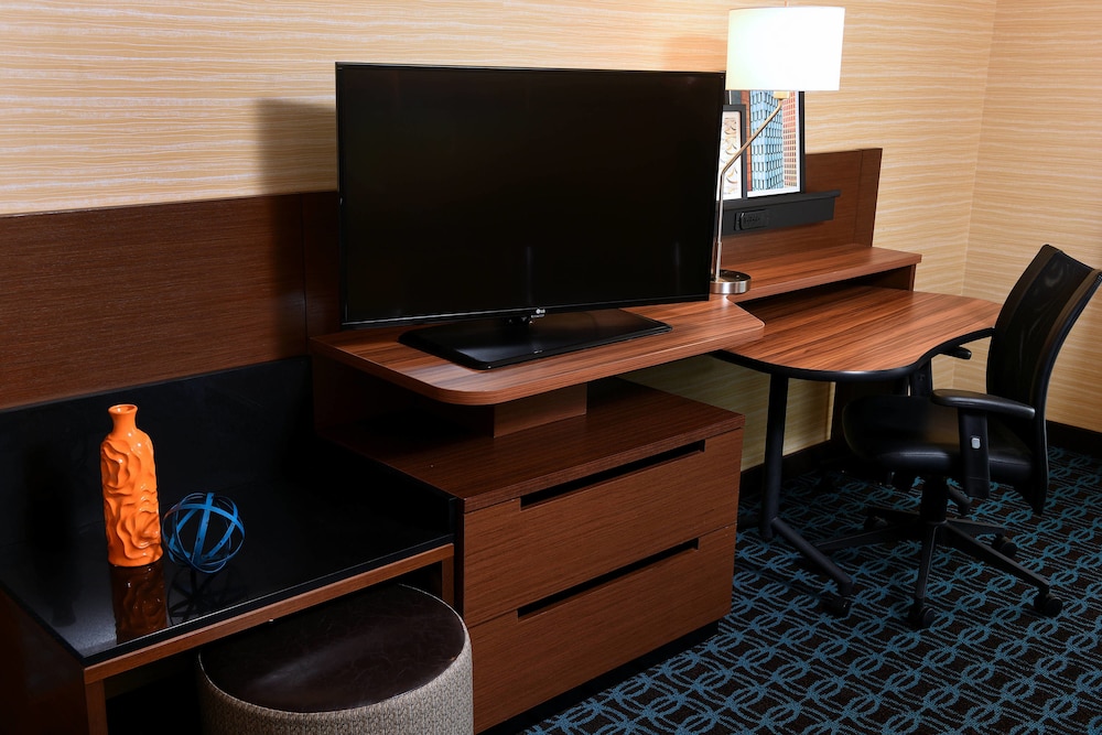 Fairfield Inn Suites Omaha West 32/52