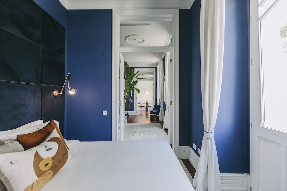 Royal, Suite, Queen Bed, City View