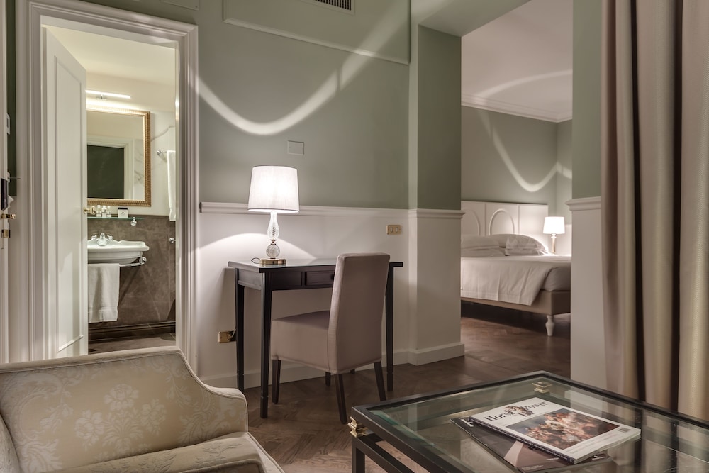 Plaza Hotel Lucchesi 48/50