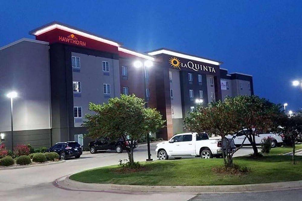 La Quinta Inn & Suites by Wyndham Ardmore 2/23
