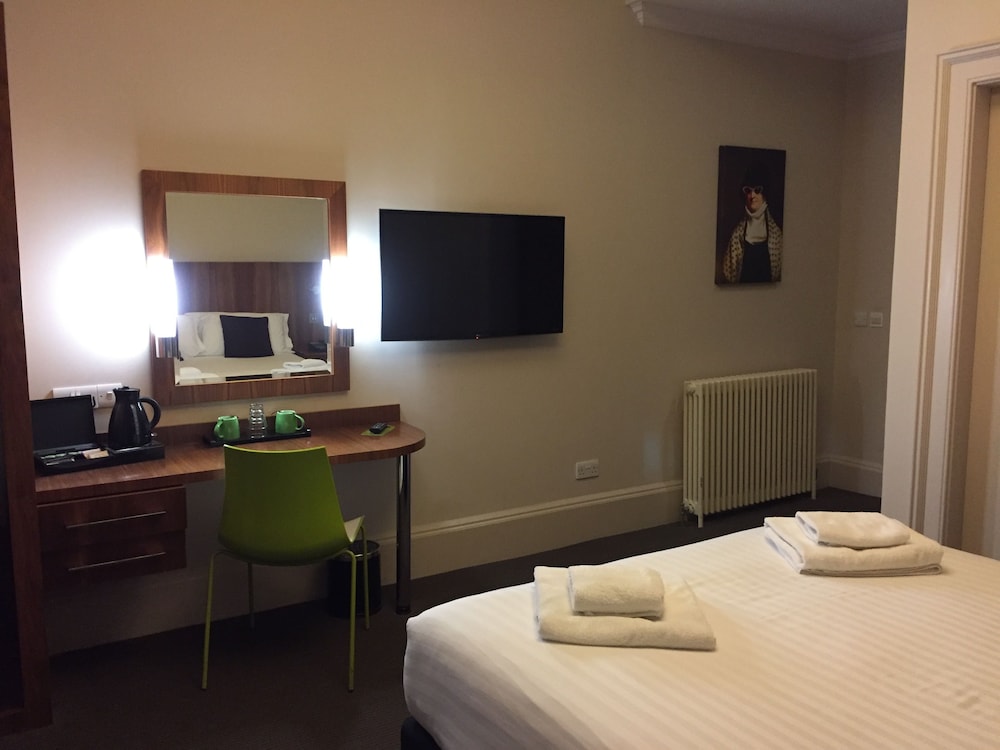 The Place Hotel 42/69