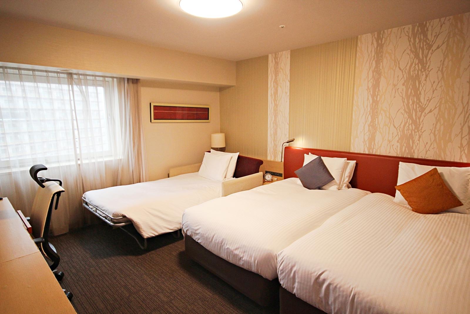 Hollywood, Standard, Triple, Twin Beds