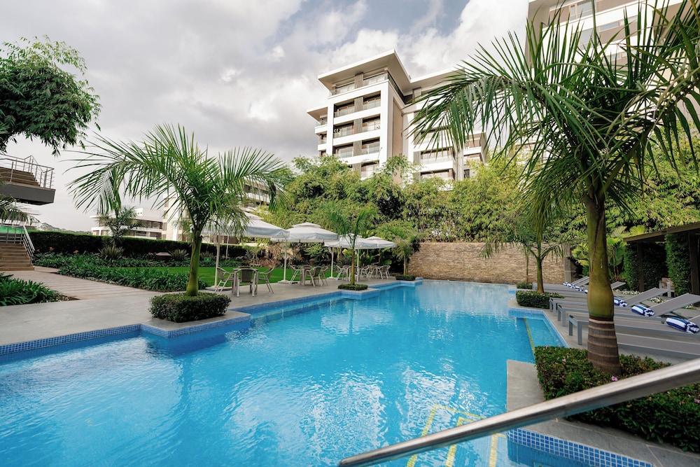Trademark Suites at Enaki Town 52/60