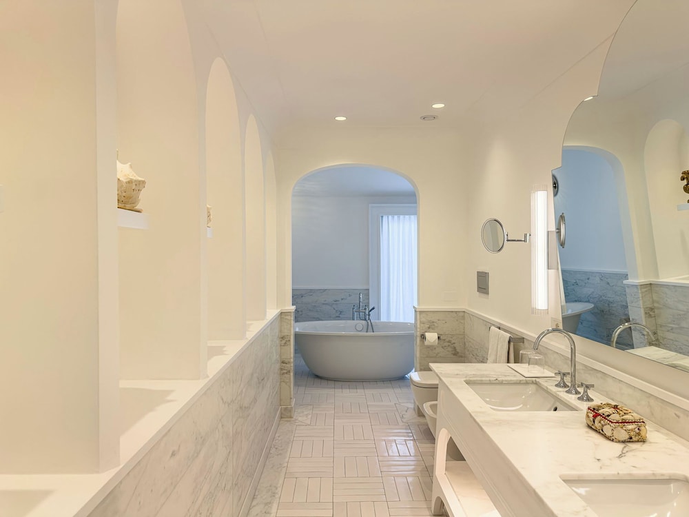 Penthouse Suite, King Bed, Sea View, Sofa، Grand Hotel Europa Palace 6/10
