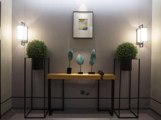 Homeinn Selected (Nantong Renmin Middle Road Dongjing International) 10/38