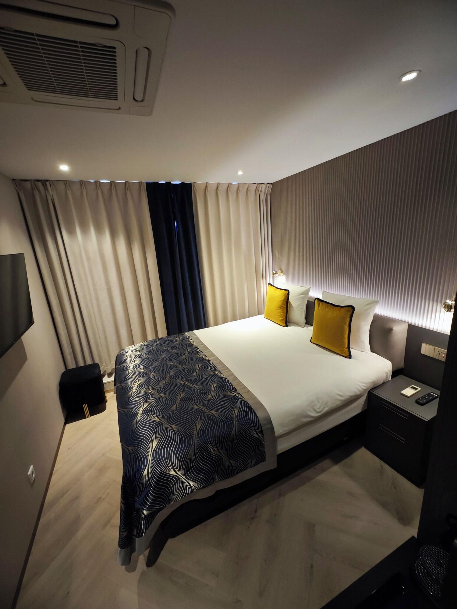 Semi Room, Basic, Basement, Double Bed