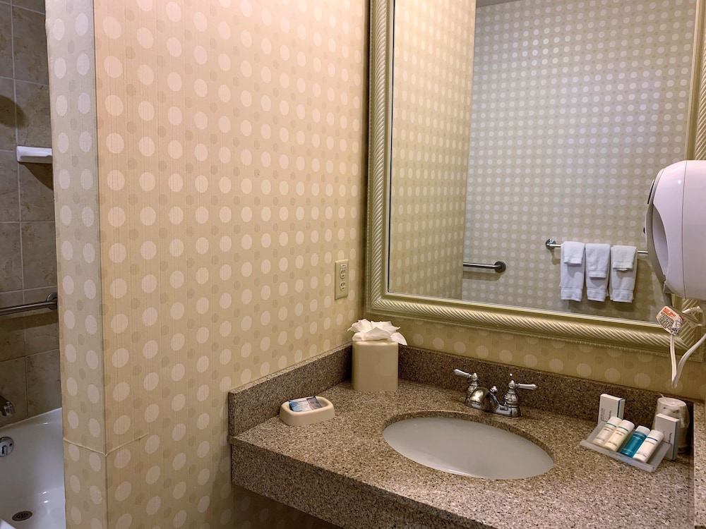 Hilton Garden Inn Oconomowoc 19/74