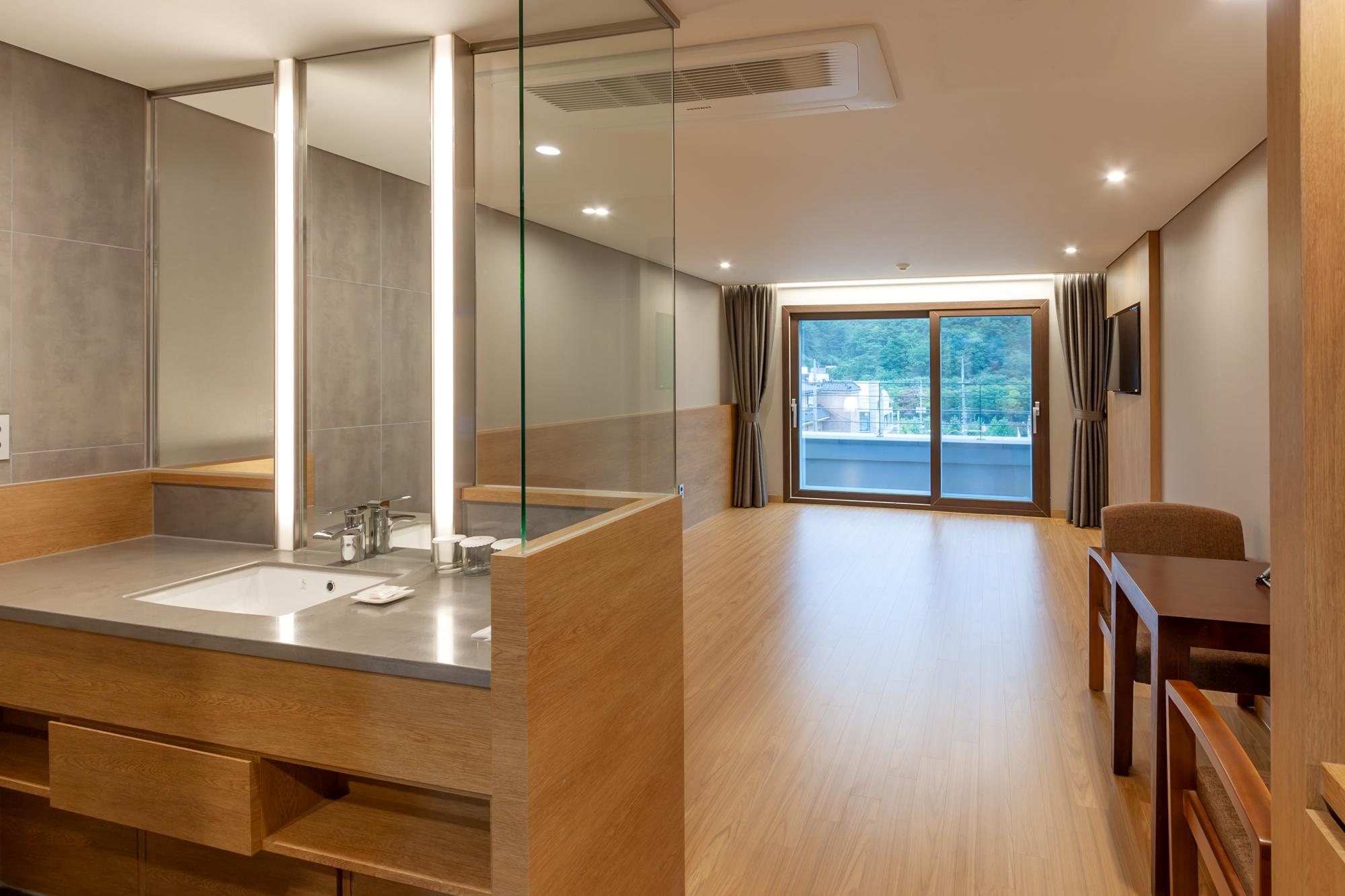 Ramada by Wyndham Mungyeongsaejae 26/26