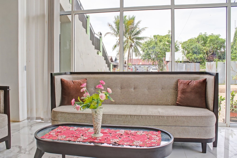 OYO 90112 Hotel Permata Inn 12/18