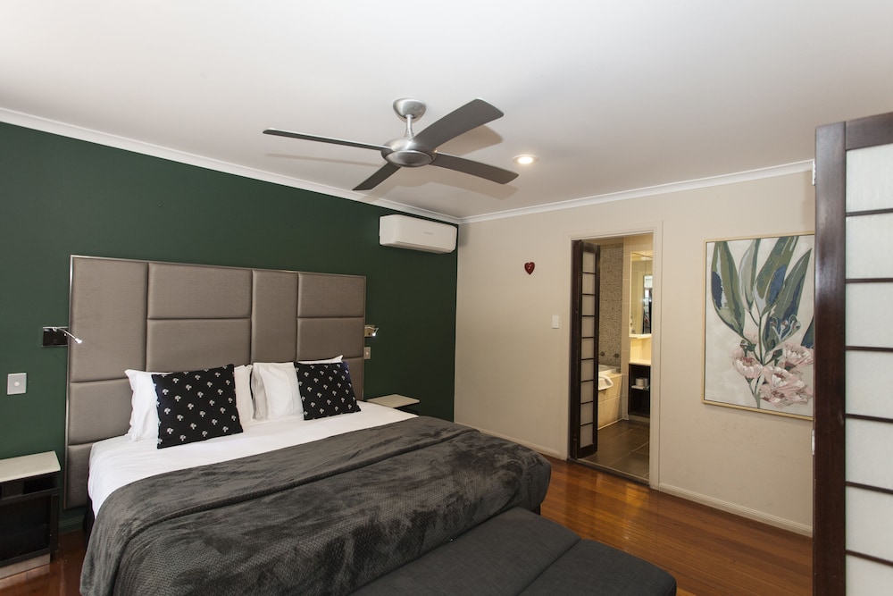 2 Bedrooms, Executive, Suite, Villa, Twin Beds, King Bed, Balcony