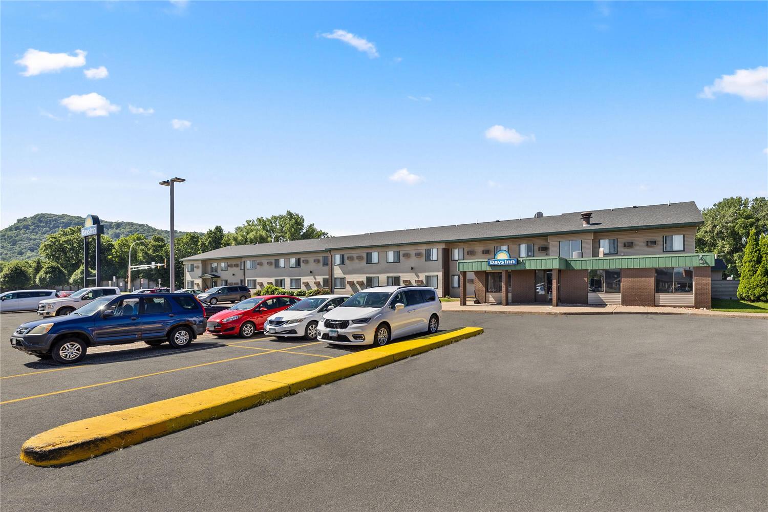Days Inn by Wyndham Winona 23/27