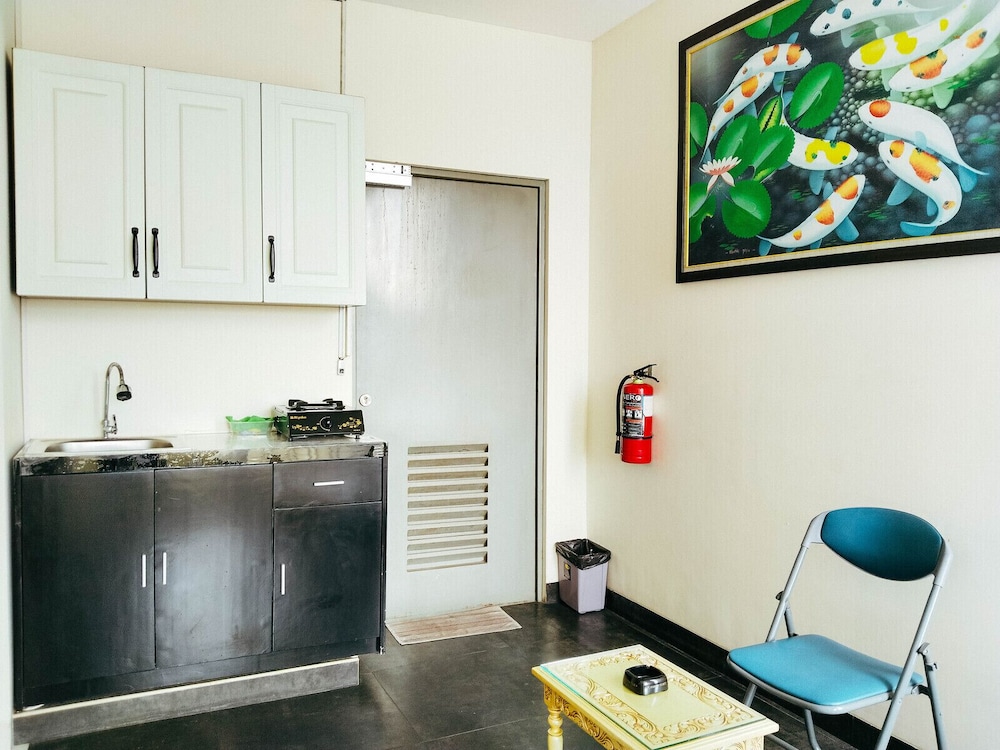 Oyo 115 Portal Residence 8/54
