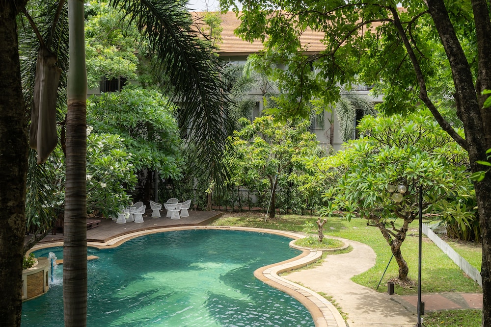 Oun Hotel Bangkok 4/54