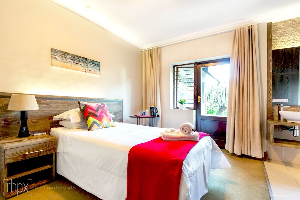 OR Tambo Guest House 11/49