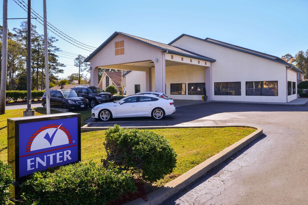 Americas Best Value Inn & Suites Bastrop 1/39