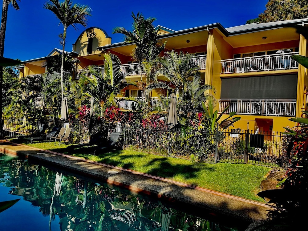 The York Beachfront Holiday Apartments 4/61