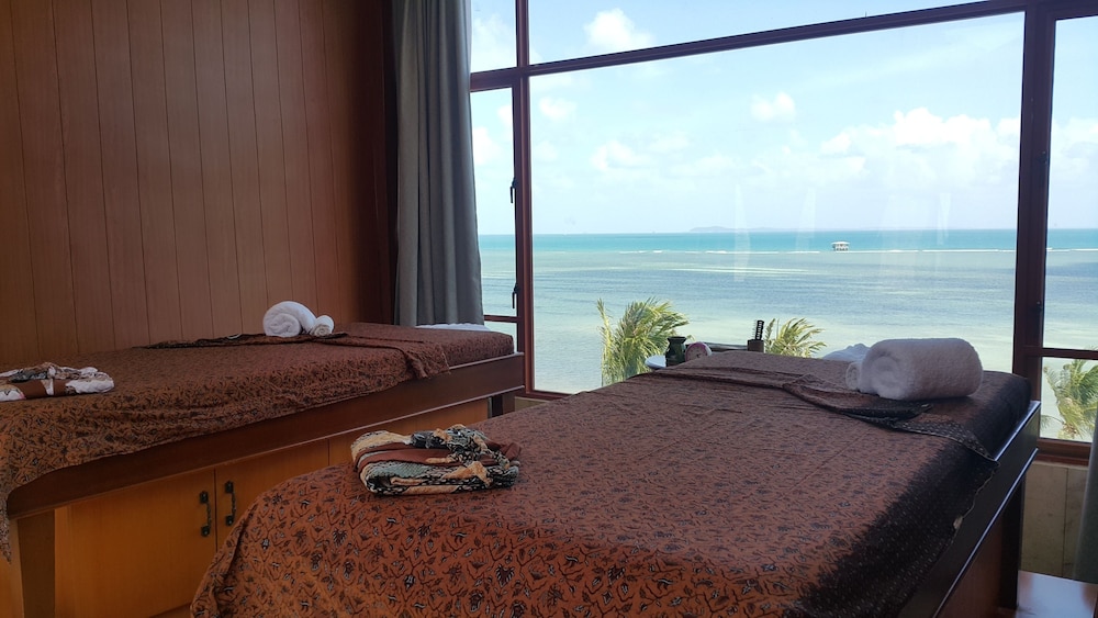 Bintan Agro Beach Resort Spa 18/36