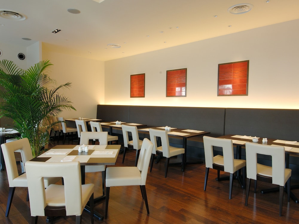 Rembrandt Hotel Atsugi 56/63