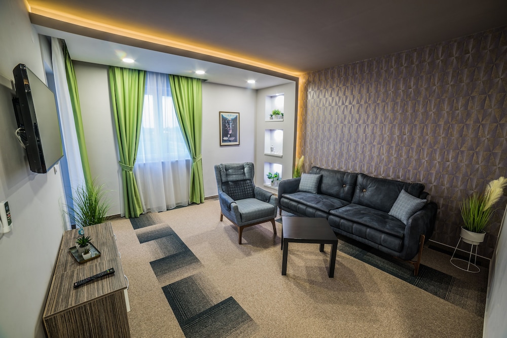 Hotel River 35/53