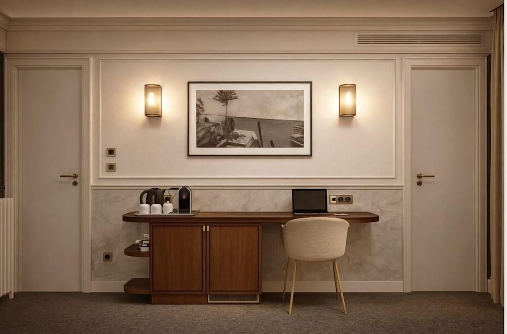 Hotel Saint Cyr Etoile 6/65