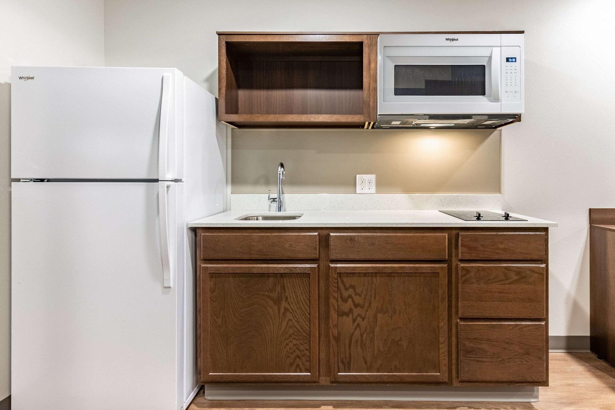 WoodSpring Suites Indianapolis Airport South 37/38