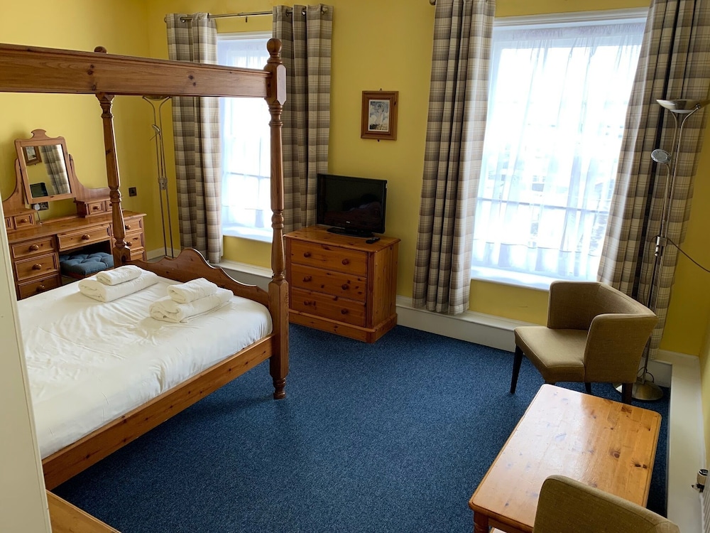 Yelf's Hotel 7/25
