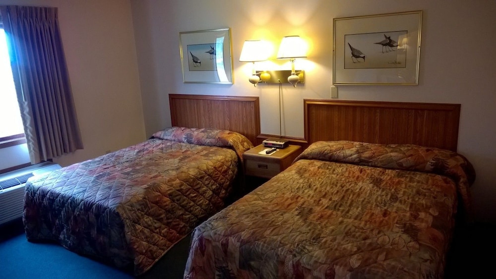 The Travelers Inn 8/21
