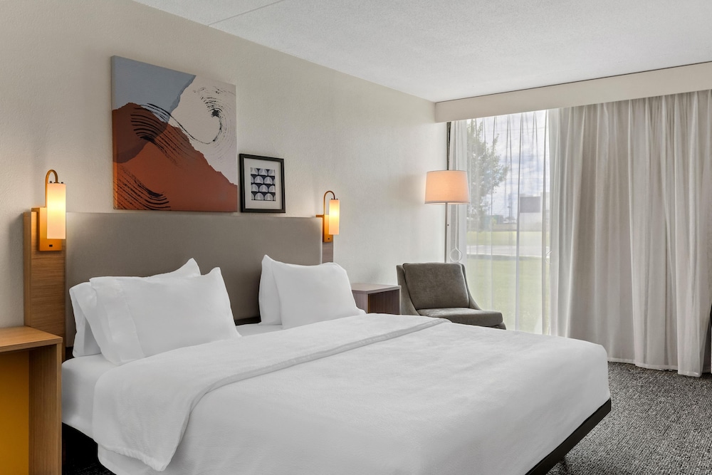 Spark by Hilton Akron Fairlawn 7/46