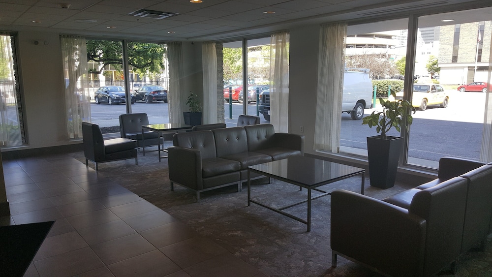 Holiday Inn Columbus Downtown Capital Square 44/65