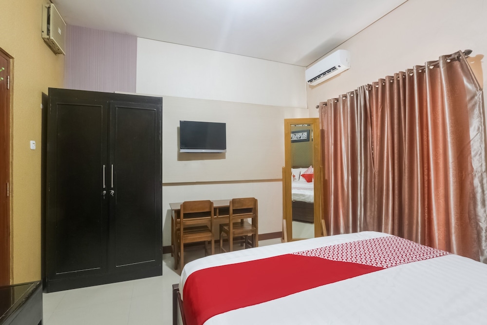 OYO 90193 D'waru Homestay Syariah 7/23