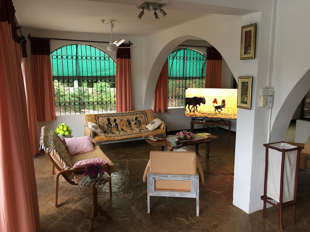 Tradewinds Lodge 23/48