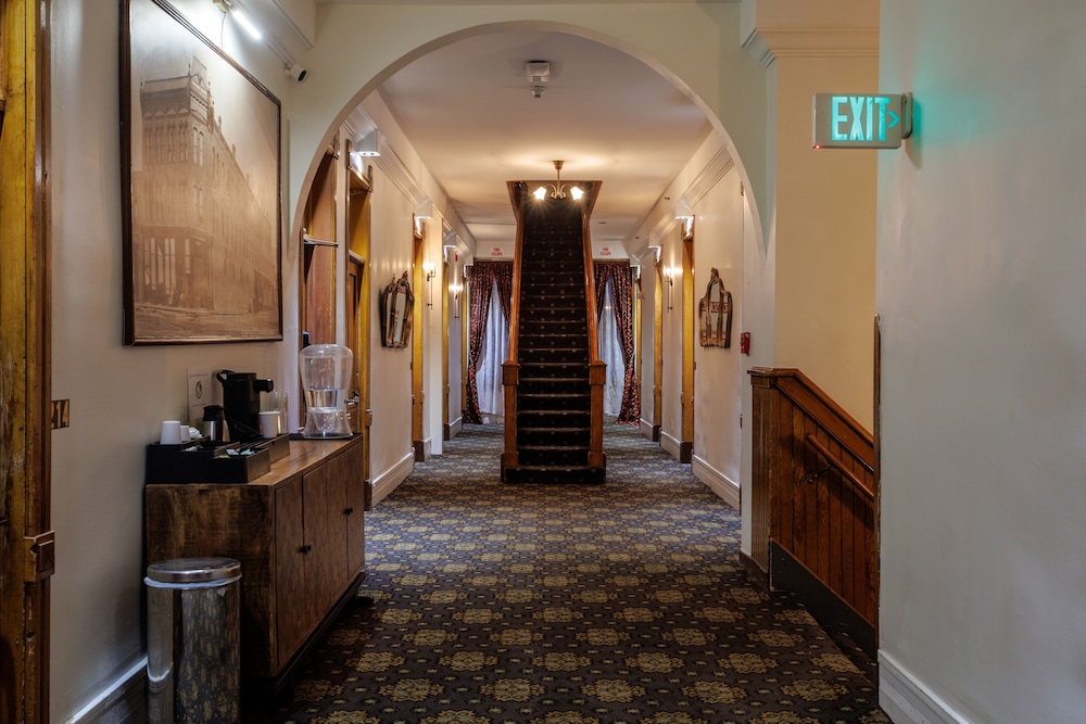 Delaware Hotel 9/49