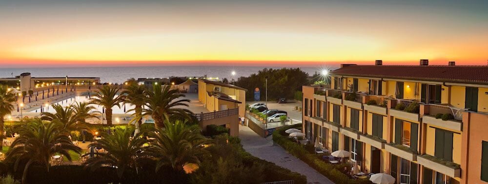 Continental Resort 32/43
