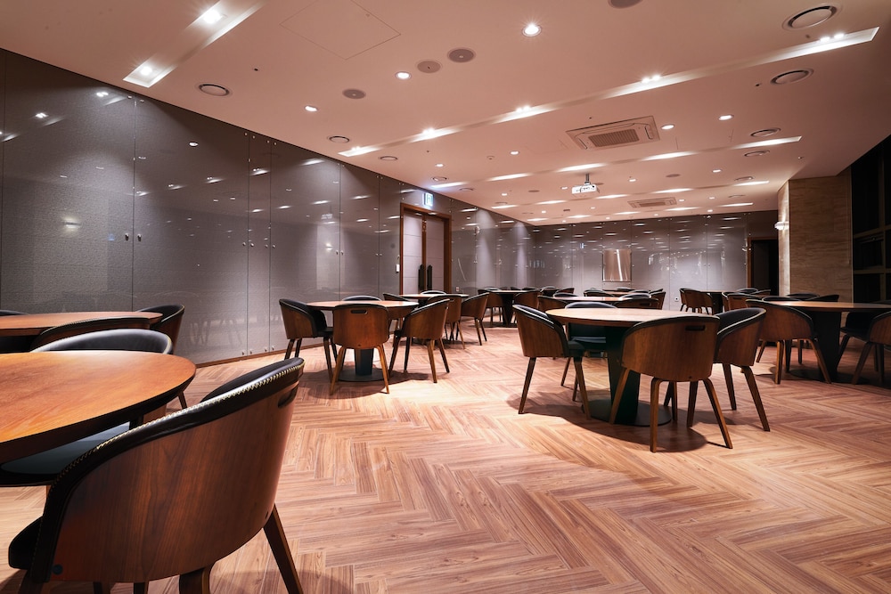 Traum Valley Hotel (ex. Jeongseon Grand Intoraon Hotel) 49/64