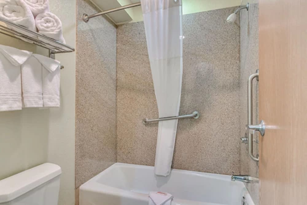 Days Inn by Wyndham Lubbock South 5/31
