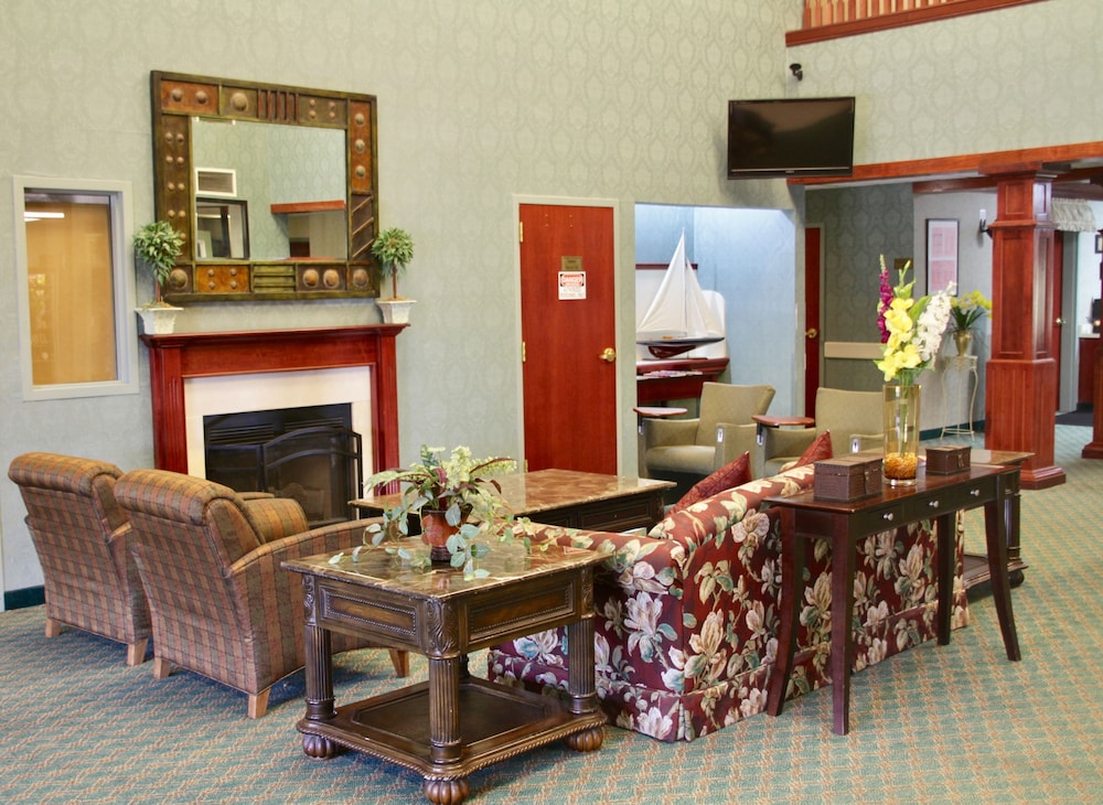 Grand Vista Hotel and Suites 51/61