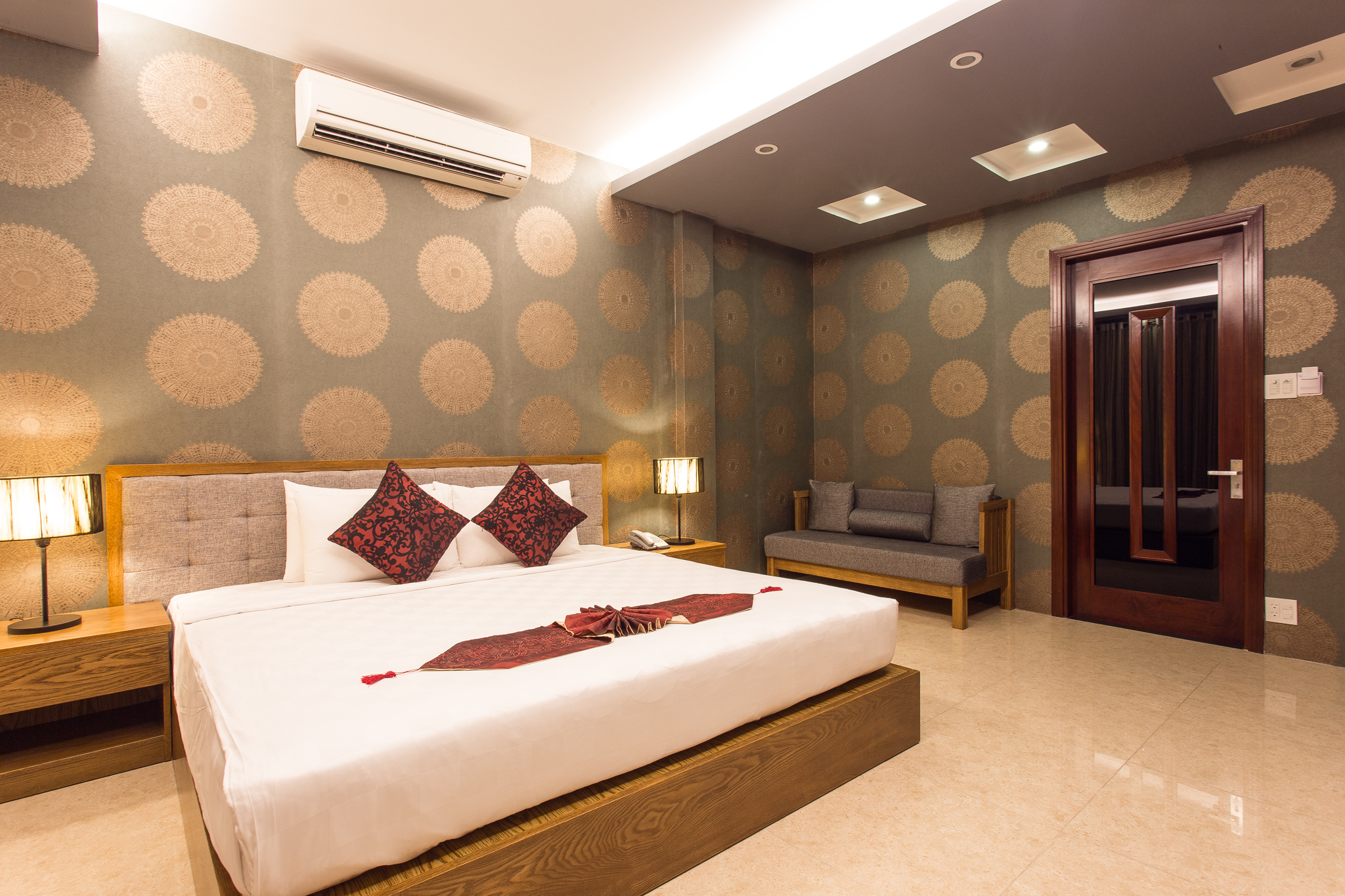 Valentine Hotel 15/36