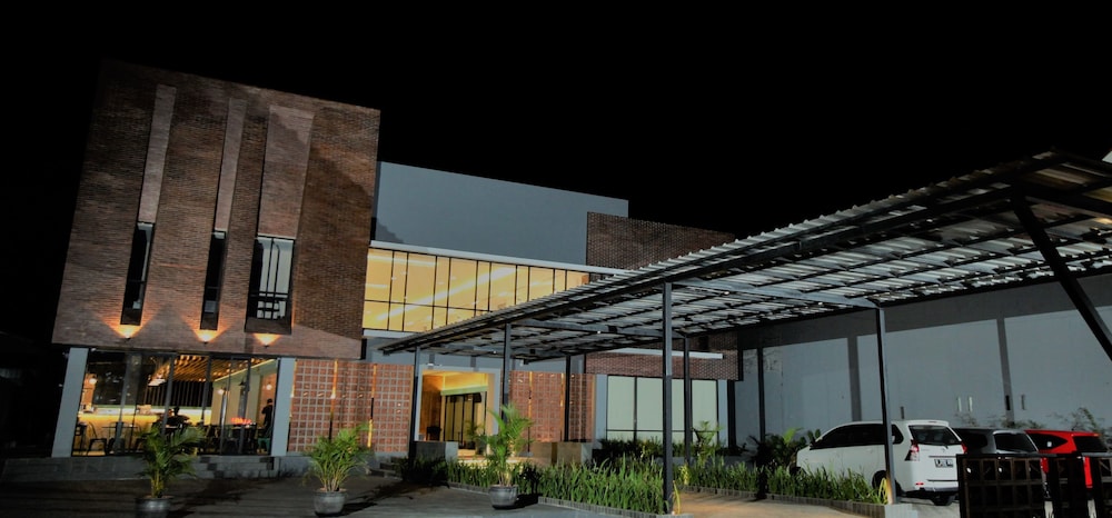 Fitra Hotel Majalengka 1/43