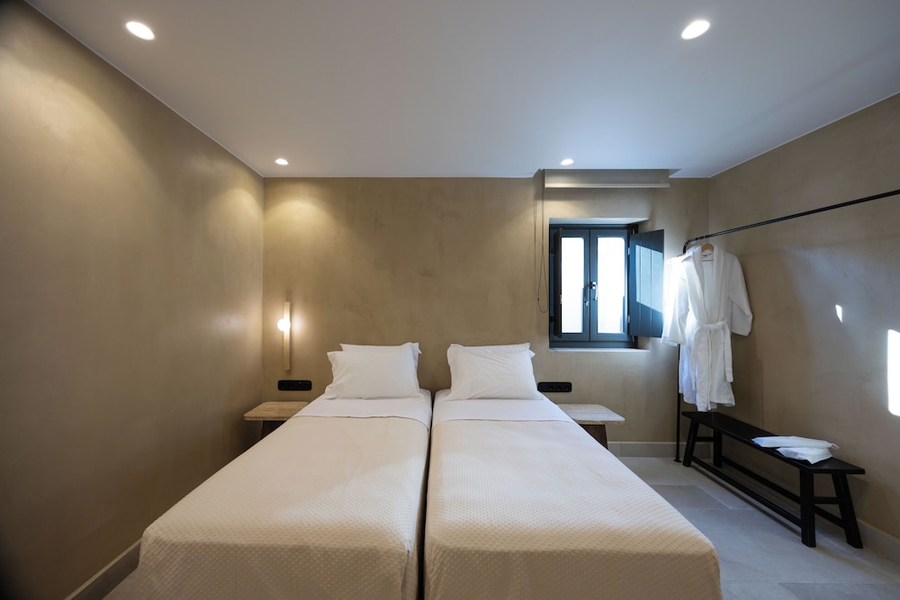فيلا بسريرين منفصلين وسريرين كينج مع أريكة، Melidron Luxury Hotel & Suites 5/10
